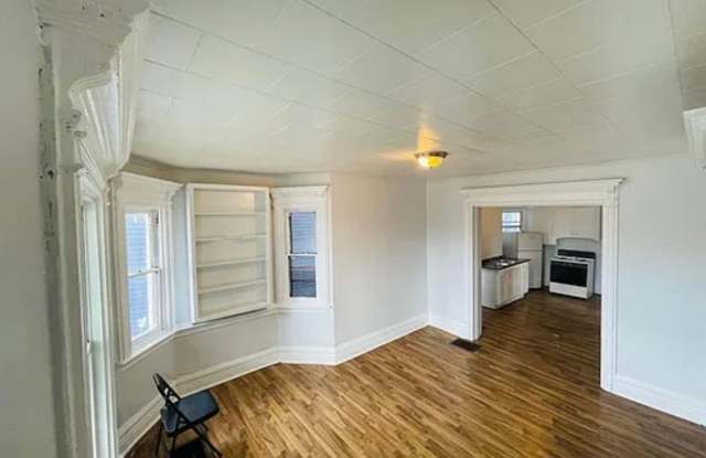 Charming 1BR Duplex in Buffalo photos photos