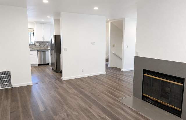 10095 Craft Drive Gallery 2