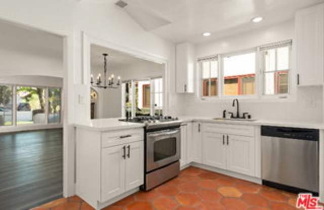1210 Poinsettia Drive Gallery 3