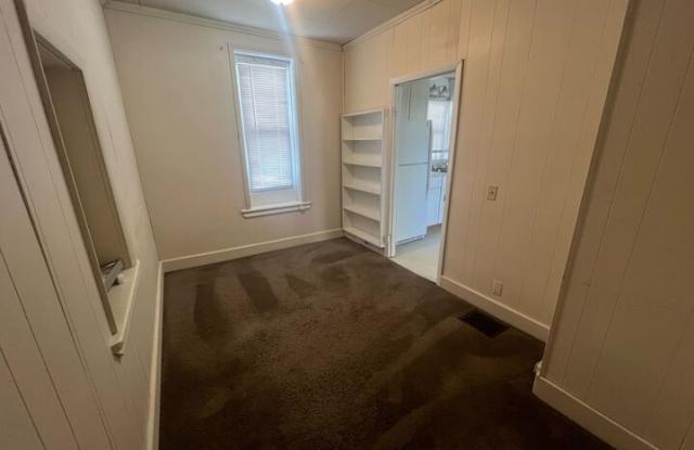 310 South Simon Street - 2 photos photos