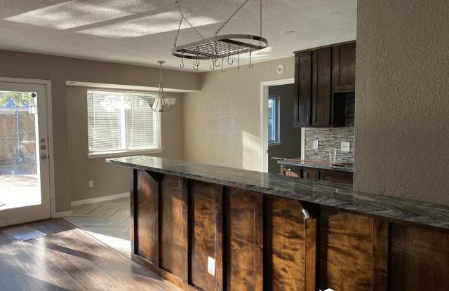 10904 Humington Drive Gallery 4