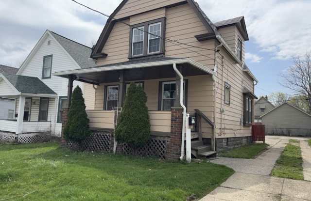 3215 Saratoga Ave - 3215 Saratoga Avenue, Cleveland, OH 44109 3215 Saratoga Ave - 3215 Saratoga Avenue, Cleveland, OH 44109