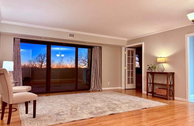 307 YOAKUM Parkway unit: 606 photos photos