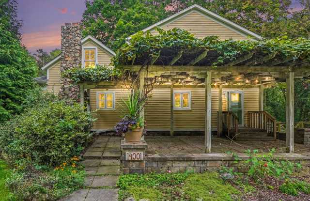 14001 Riker Road Gallery 1