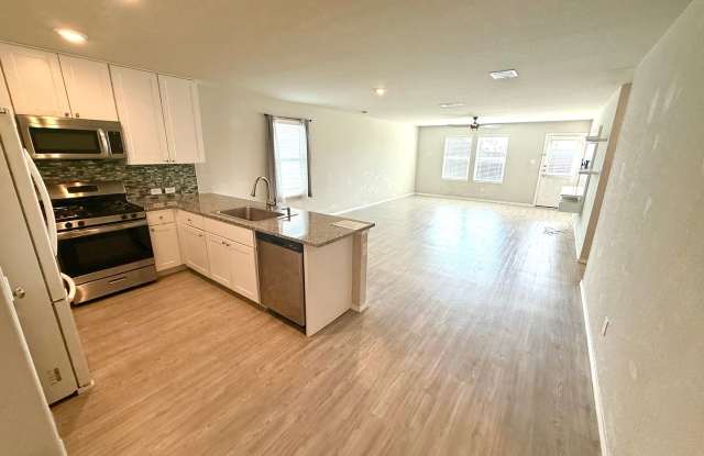 *MOVE IN SPECIAL* Beautiful 3-Bedroom Home in New Subdivision with Fenced Backyard Gallery 3