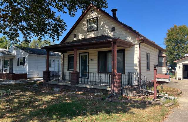 Coming Soon! Northend Spacious 3 bedroom 1 bath with Large accessible ramp! photos photos