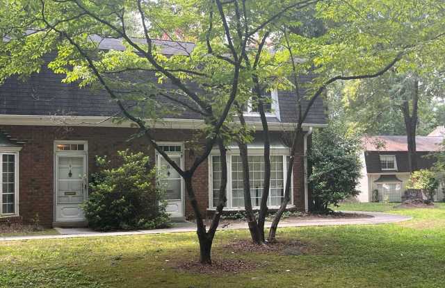 6 Banbury Lane - 6 Banbury Lane, Chapel Hill, NC 27517