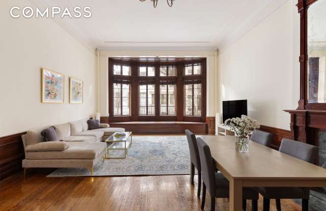 129 East 61st Street - 129 East 61st Street, New York City, NY 10065