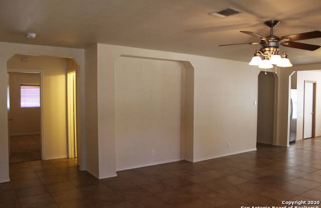 8840 TWIN OAKS CT Gallery 4