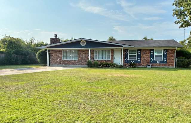 Charming 4BR/2BA Brick Home photos photos Charming 4BR/2BA Brick Home photos photos