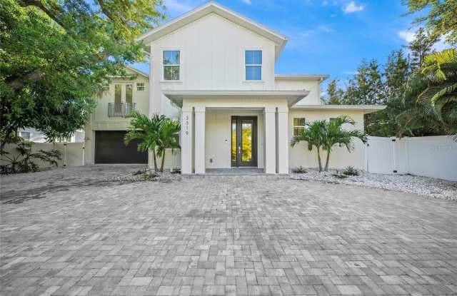 3319 S OSPREY Avenue Gallery 1