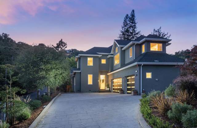 30 Oak Knoll Dr Gallery 2