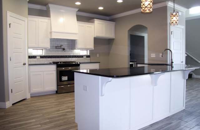 Upscale 4 Bed, 2.5 Bath Available in Fayetteville! Gallery 3