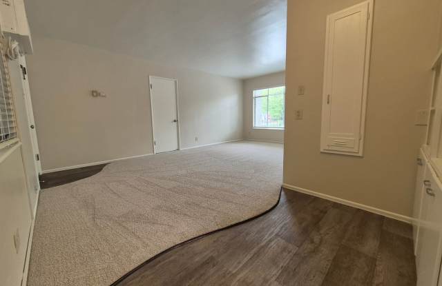 Carlson Drive (5488, 5492) photos photos