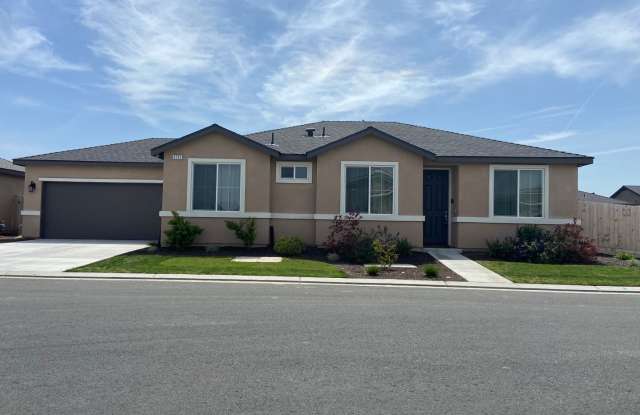 Charming home located in Arbor Gates community. Coming soon! photos photos