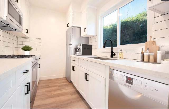 1540 S Orange Grove Ave photos photos