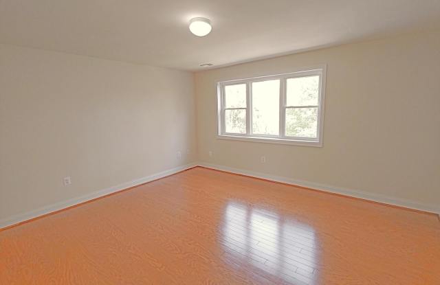 3041 PATRICK HENRY DR #201 Gallery 4