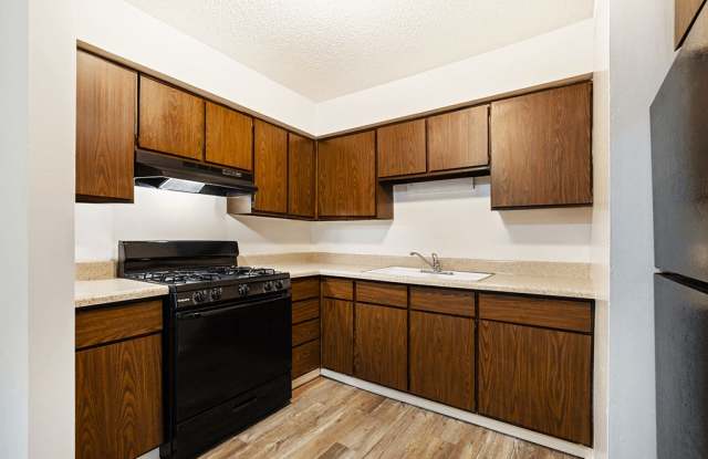 Colonial Square photos photos
