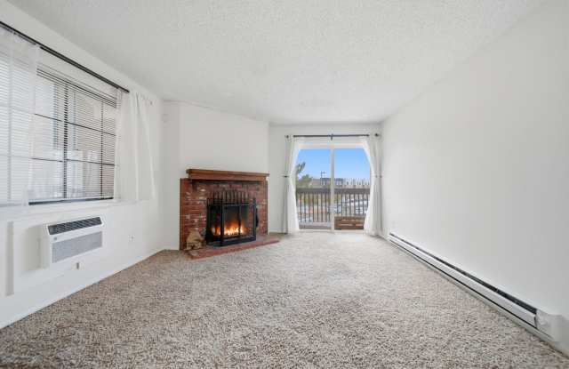 Charming 2BR Condo in Aurora - 14794 East 2nd Avenue, Aurora, CO 80011