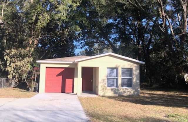 Sanford 3 Bedroom/1.5 Bath with single garage photos photos