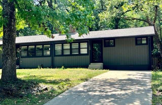 1649 E Hammond Street Gallery 1