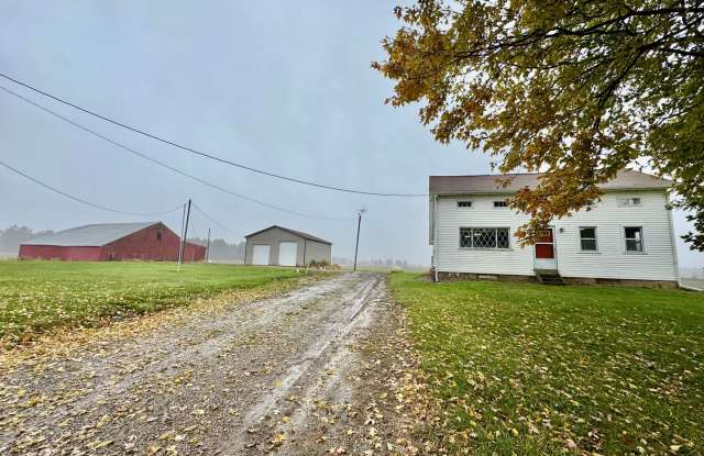 Farm house in Mapleton Schools! - 1288 U.S. 224, Ashland County, OH 44851