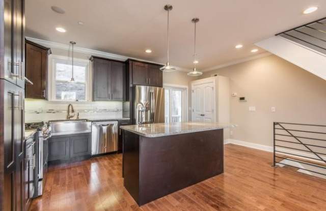 STUNNING NEW-CONSTRUCTION 4-BED, 3-BATH W/ AMENITIES GALORE IN GRADUATE HOSPITAL NEIGHBORHOOD photos photos