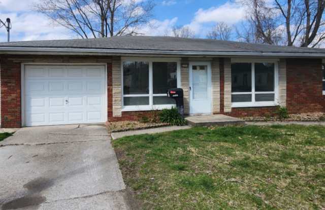 Three bedroom in Alton photos photos Three bedroom in Alton photos photos