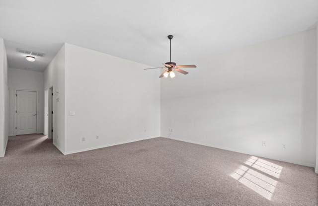 Welcome home to 2bed 2 bath in a great ozark community! Gallery 4