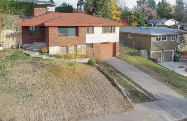 North Side Shadle Park 3 Bed 1.5 Bath Home with beautiful hardwood floors Full Basement photos photos