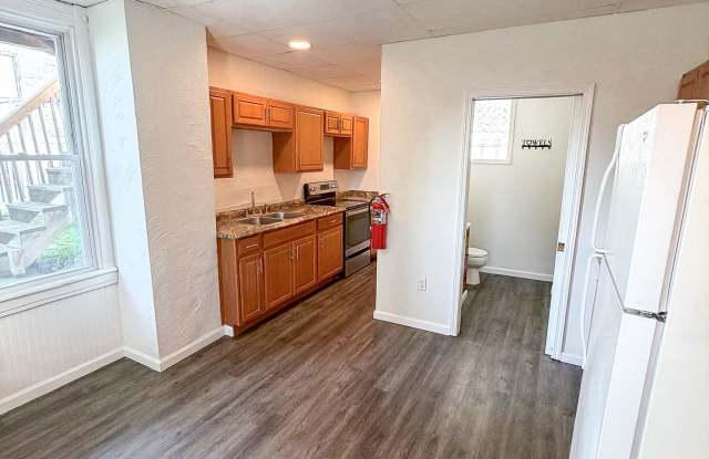 135 North Hamilton Avenue - 2 photos photos