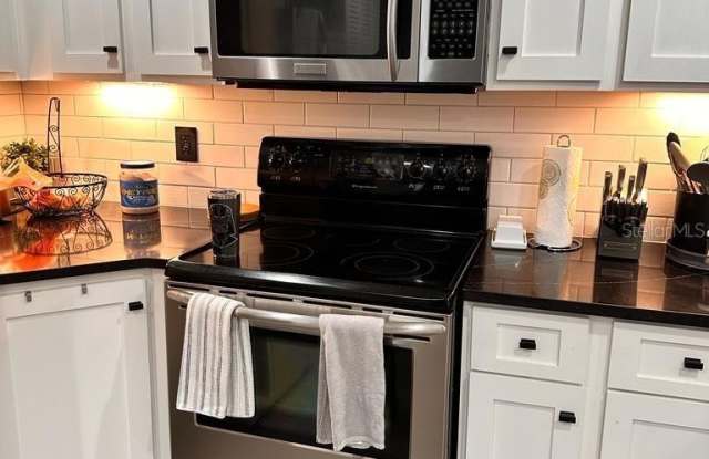 1735 HAMMOCKS AVENUE photos photos