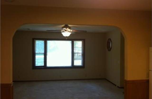 8431 Westwood Rd NE Gallery 2