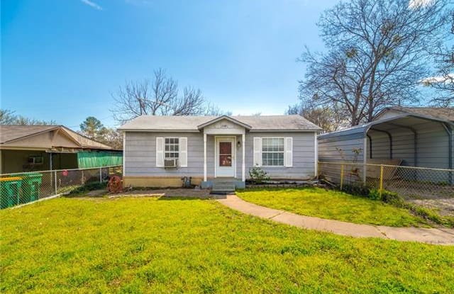 608 E Hundley Drive - 608 East Hundley Drive, Lake Dallas, TX 75065