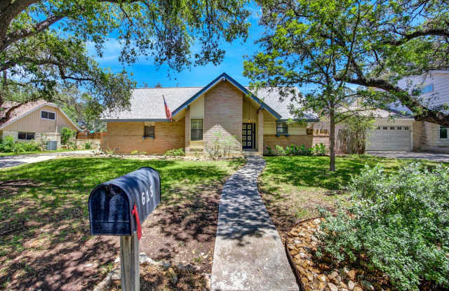 615 SERENADE DR Gallery 1