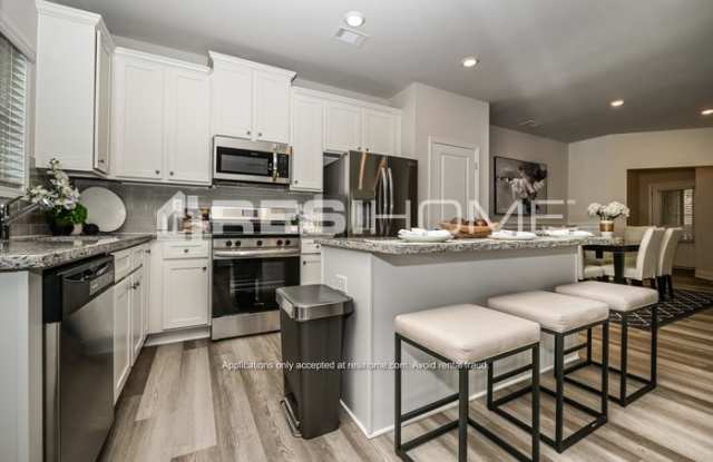 2731 Porchlight Court Gallery 4