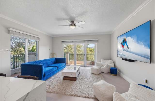 300 Euclid Ave photos photos