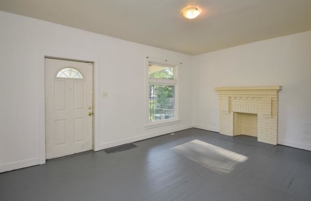 3929 Paxton Avenue Gallery 2
