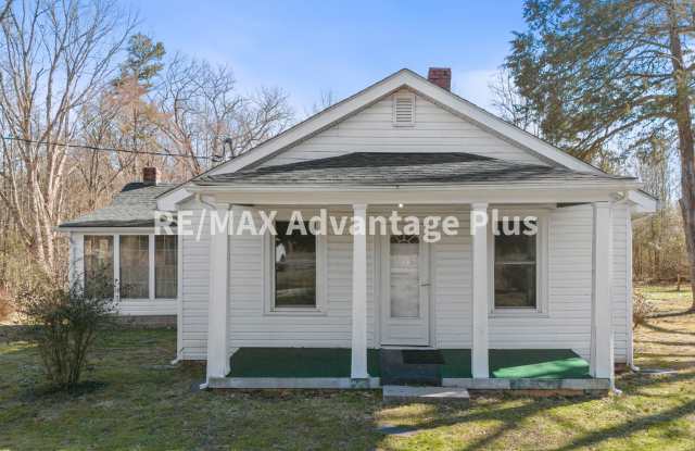 3-Bedroom Home Convenient to Farmville and Hampden Sydney! photos photos