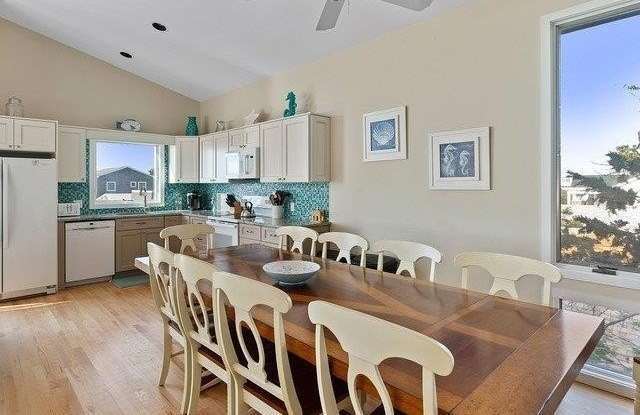 244 Cottage Walk Gallery 2