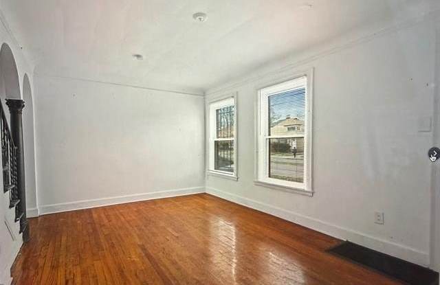 1946 Ewald Circle Gallery 2