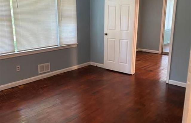 1744 Nathan Lane Gallery 4