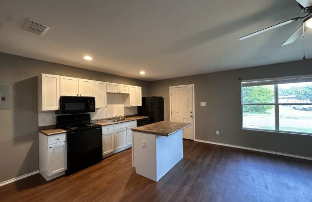 1736 Jennings Street - 1736 Jennings Street, Texarkana, TX 75501