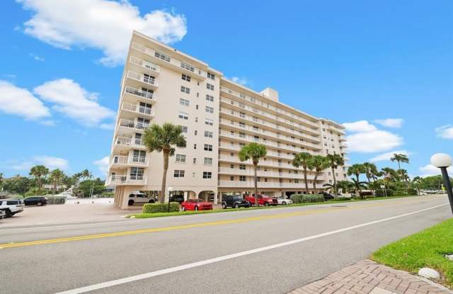 1050 Hillsboro Mile photos photos