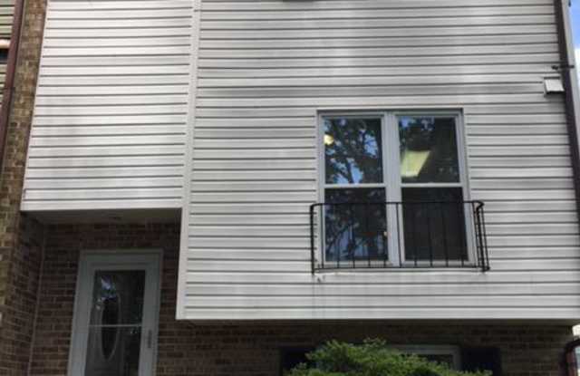 26 MAPLE HOLLOW CT - 26 Maple Hollow Court, Carney, MD 21234