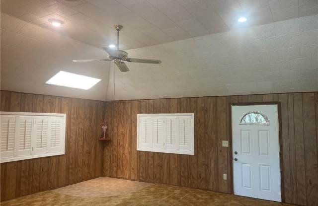 10704 State Highway 185 Gallery 4