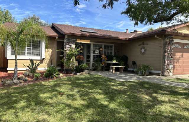 1317 Foxhollow Way photos photos