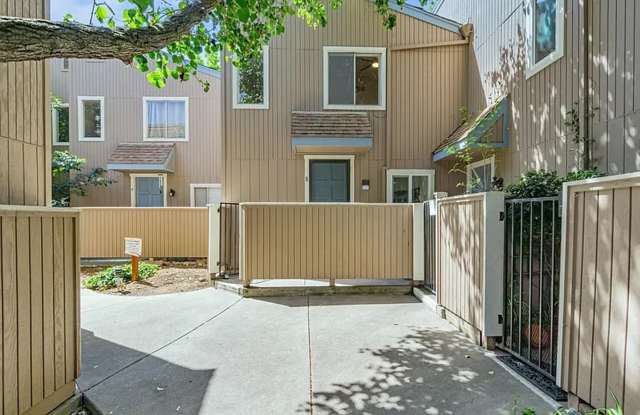Beautifully remodeled 2 bedroom & 1 bath unit in the heart of Concord photos photos