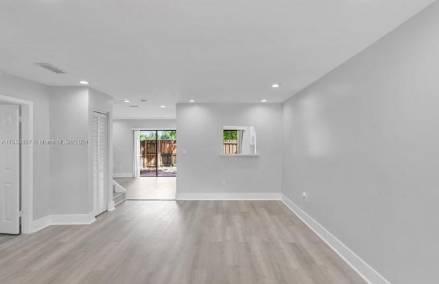 1089 Northeast 210th Terrace Gallery 4