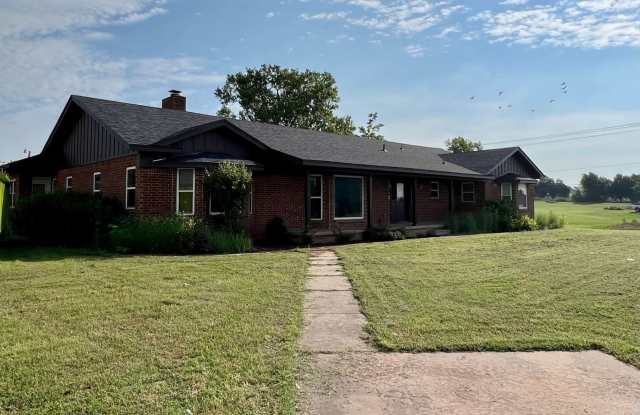 8944 St Hwy 17 - AVAILABLE NOW! - 8944 Oklahoma 17, Elgin, OK 73538